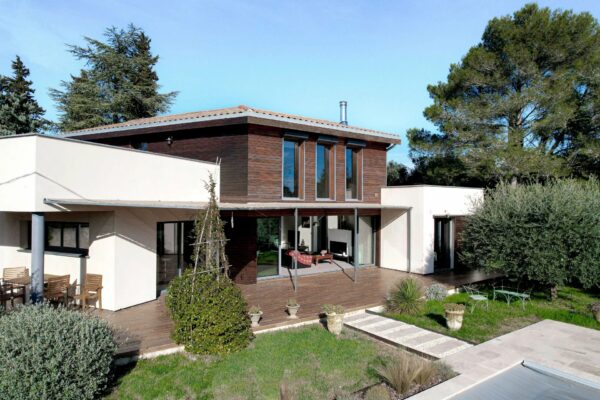 Contemporary property with garden and pool