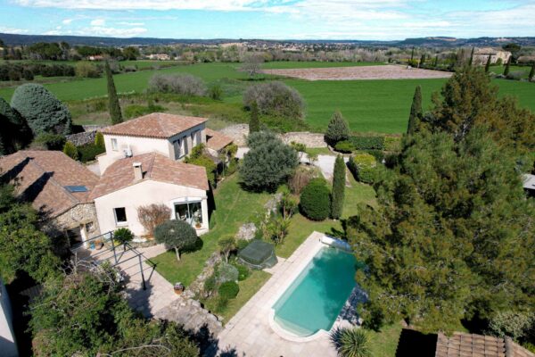 196 m2 southern property with garden and pool in Uzès