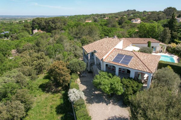 Superb property with sweeping views of the countryside and Mont Aigoual
