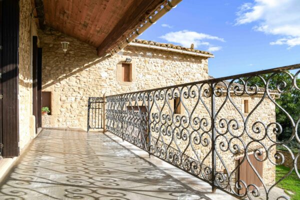 Authentic stone Mas with garden and breathtaking view
