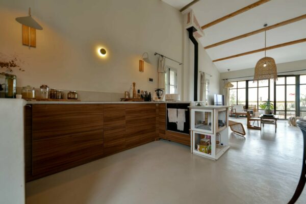 Centre of Uzès: restored 4-bedroom house with terrace, garage and lift