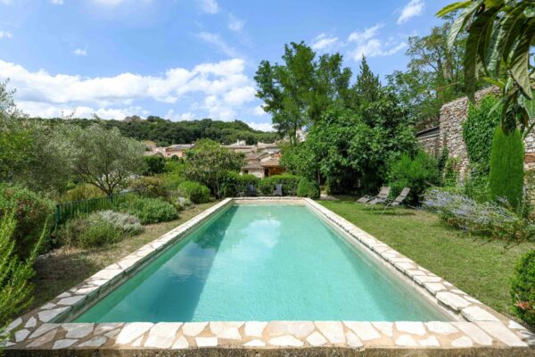 Charming 19th C. village property of 246 m2 with pool