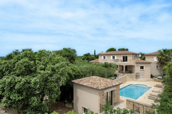 Propriété méridionale de 293 m2 située à quelques pas du Pont du Gard