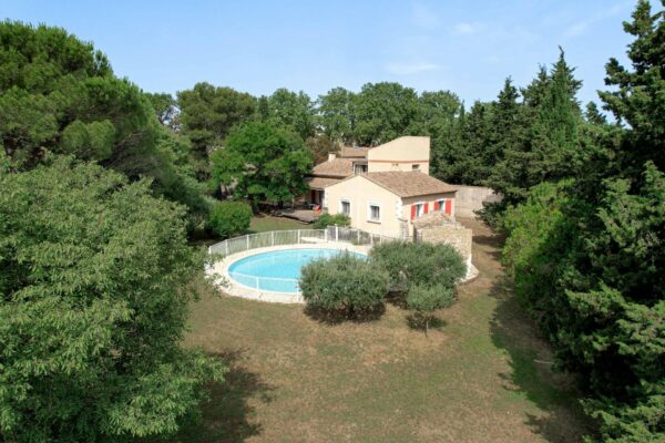 Propriété au cœur d’un magnifique parc - Uzès à pied