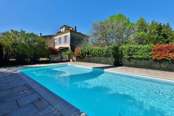 Property with park and swimming pool in Uzès