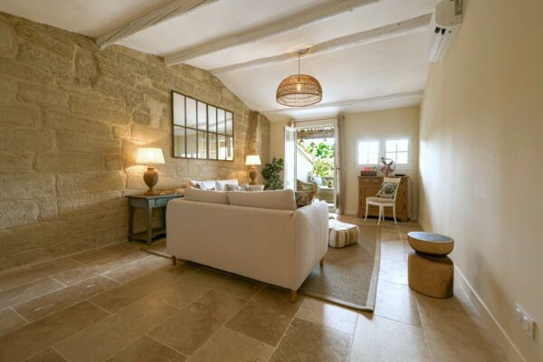 Superb duplex apartment with terrace in the center of Uzès