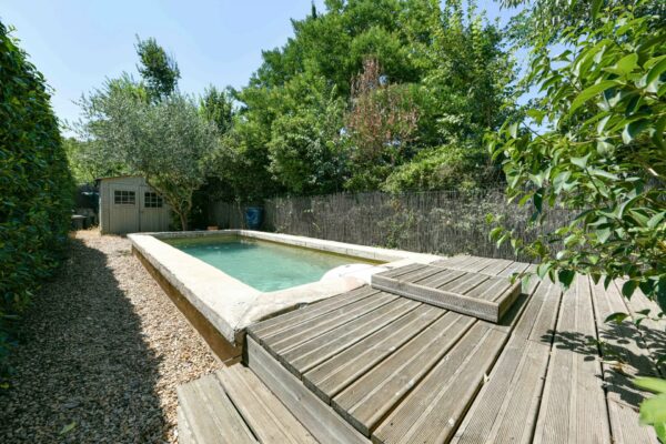 Maison de village avec bassin à 7 km d'Uzes