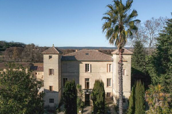 Uzès : Demeure historique du XVIIIe avec parc d’1ha et dépendances