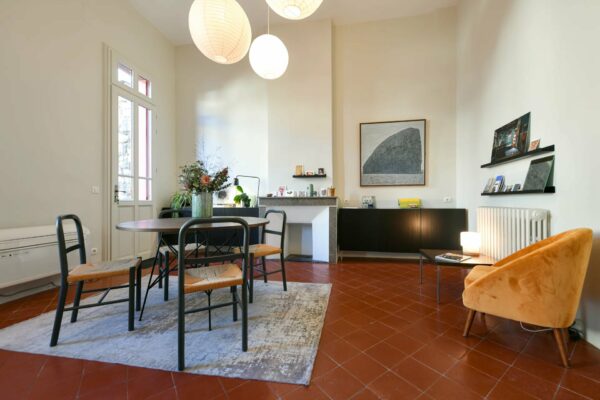 Uzès historic center: superb 78 m2 flat with balcony