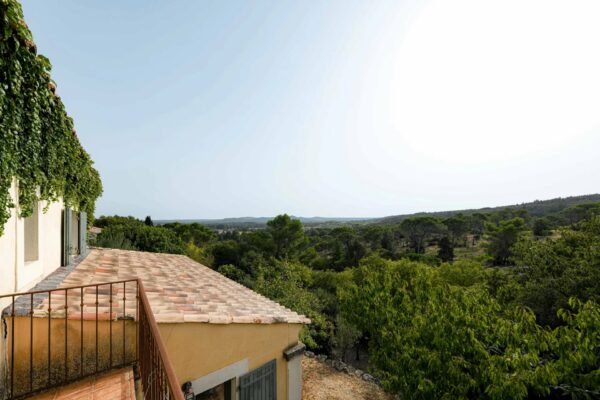 Uzès by foot: house with garden and pool