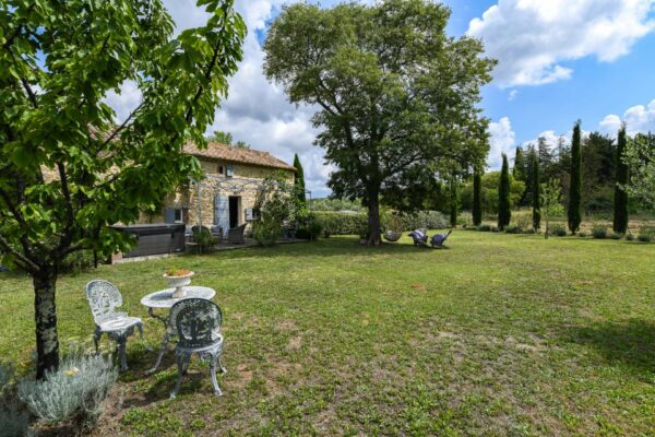 Maison de campagne avec maison d’invités et jardin