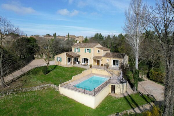 Maison Méridionale de 209 m2 à pied du centre historique d’Uzès