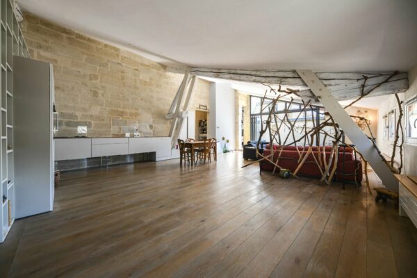 Uzès centre historique : Appartement de 187 m2 avec terrasse