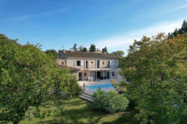 Uzès center:  Elegant  Property with 1.833 sqm's garden