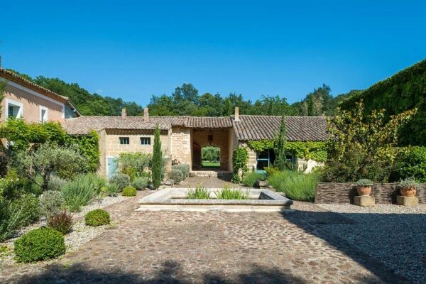 Domaine unique aux portes d’Uzès