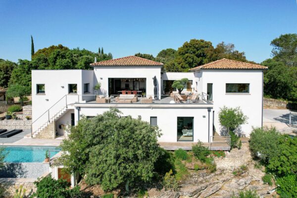 Uzès : Propriété contemporaine de 302 m2 avec vue