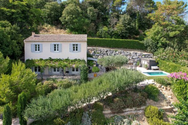 Belle maison avec jardin et piscine, vues exceptionnelles