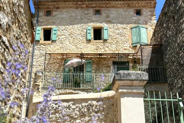 Maison de village avec cour, jardin charmant, vue sur les Cévennes
