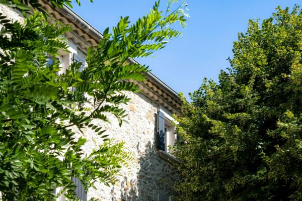 Delightful “Maison de maître” with landscaped gardens