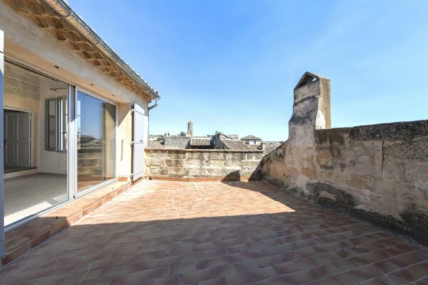 Unique flat with terrace in the center of Uzès