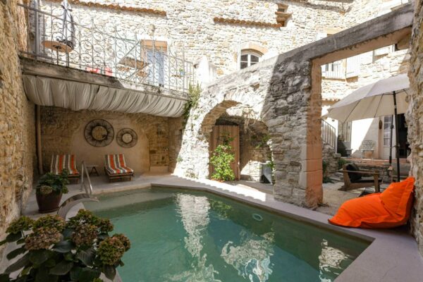 11th c. Historic residence with garden, courtyard and pool