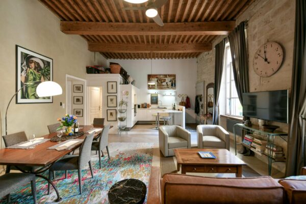 Uzès historic centre: very attractive 90 m2 flat