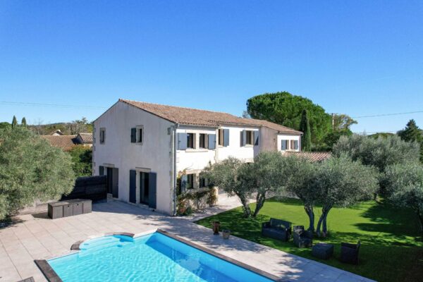 280 m2 SouthernProperty with garden and pool, 5 km from Uzès