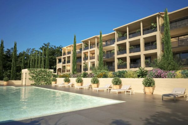 Uzès : 100 meters from the historical center, flat with exceptional features