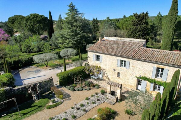 Historic farmhouse near Uzès