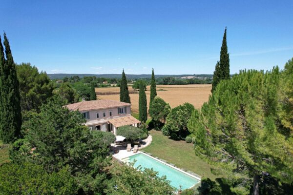 Maison provençale d'exception avec piscine, à 1.5 km du centre historique d’Uzès