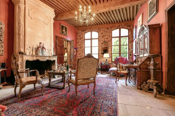 Au cœur d'Uzès, demeure historique avec jardin
