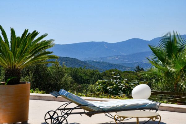 Propriété avec piscine, proche Saint-Tropez
