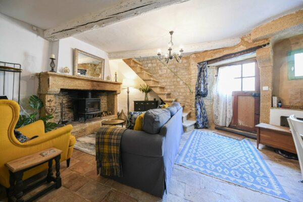 Charmante maison au cœur d'un village prisé avec commerces à 4.5 kms d'Uzès