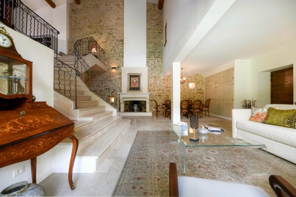 Maison de village XIX de 152 m2 avec jardin et bassin
