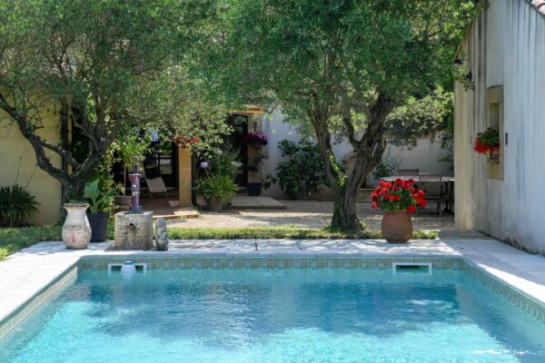 Belle maison de village avec jardin et piscine